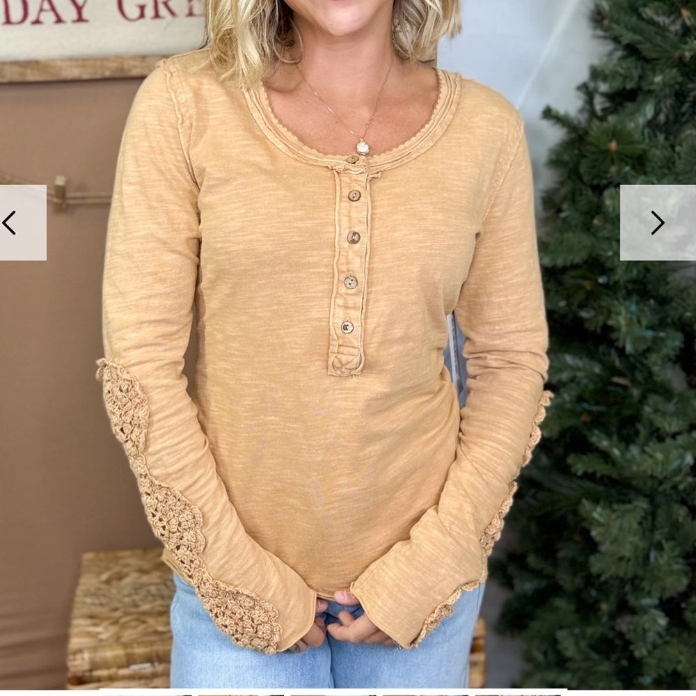 Easel Henley Long Sleeve Top Size Small Camel Color Scooped Neckline Relaxed Fit